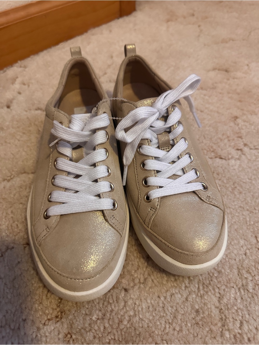 Vionic Metallic Taupe Low-Top Sneakers with White Laces- NEW! 6